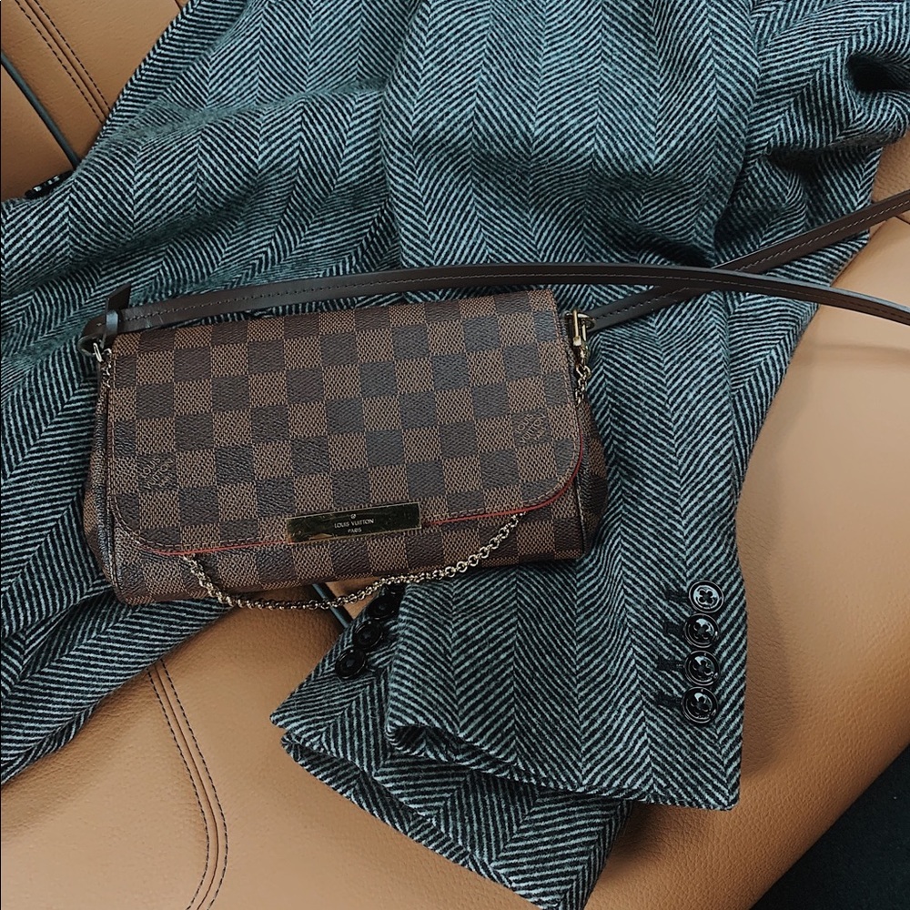Authentic Louis Vuitton Favorite PM Damier Ebene(9.5X5 inches )